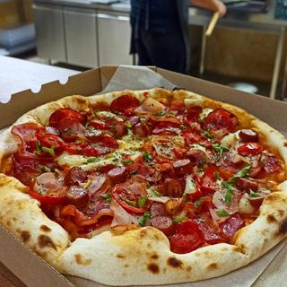 Піца 4 м'яса (625г)