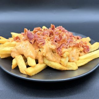 Patatine salsa crispy e bacon