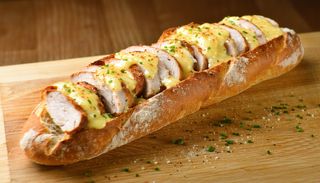 Багета Пилешко роле и пушено топено сирене