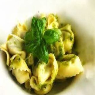Tortellini al pesto genovés