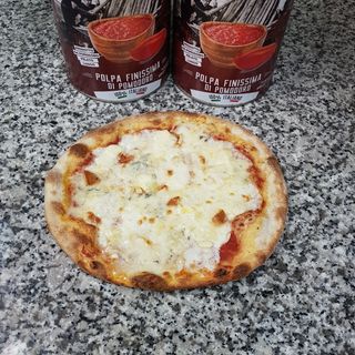 Le classiche 4 formaggi e mandorle