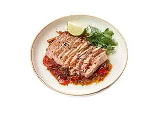 Стейк тунця зі смаженими овочами в кисло-солодкому соусі (350g)