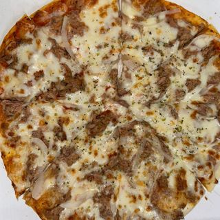 8. Pizza Tonno (40 Cm.)