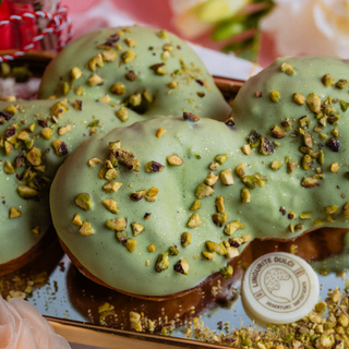 Mucenici glazurati cu insertie de fistic