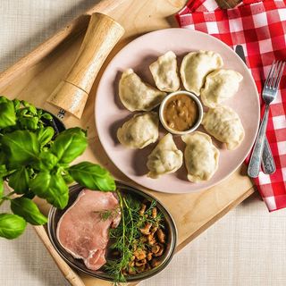 Pierogi z cielęciną 8szt