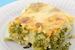 Запеканка с броколи, сметана и кашкавал