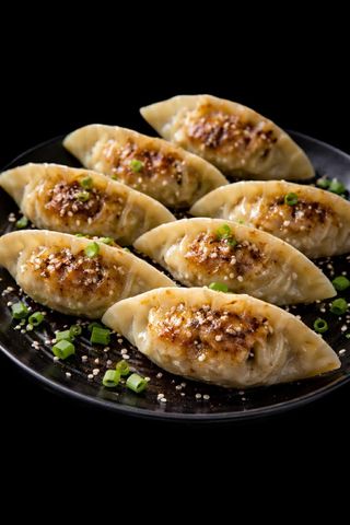 Pierożki gyoza z kaczką