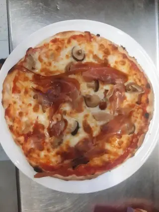 Pizza Negrini (mediana)