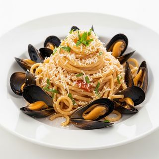 Spaghettone cozze e pecorino