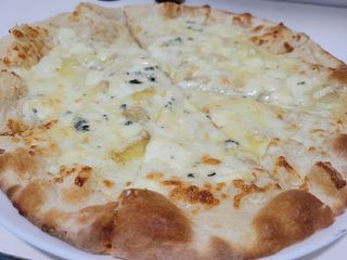 Pizza Quattro Formaggi