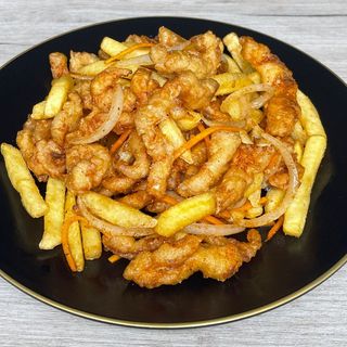 27 Pržena piletina sa pomfritom