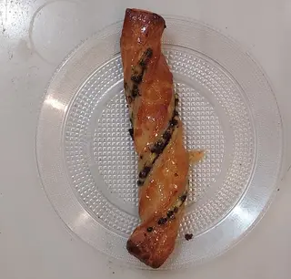 Lazo De Crema Y Pepitas De Chocolate