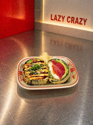 Burger sushi fără orez cu ton