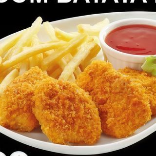 Batatas Fritas com Nuggets(French Freis with Chicken nuggets)