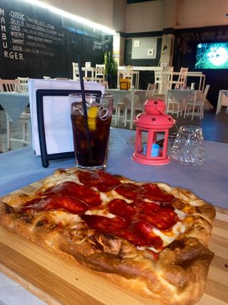 Pinsa salame piccante