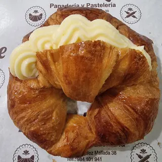 Croisant Relleno de Crema Pastelera