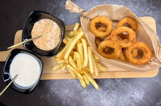 ხახვის რგოლები და ფრი