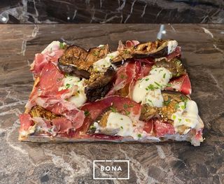 Melanzane, capocollo e stracchino 1/2 teglia 