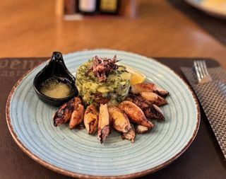 Lignje sa dalmatinskim varivom