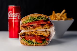 Скиачата BLT със яйца Меню