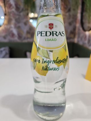 Água das Pedras Limão 25cl