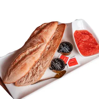 Bocadillo De Aceite Y Tomate