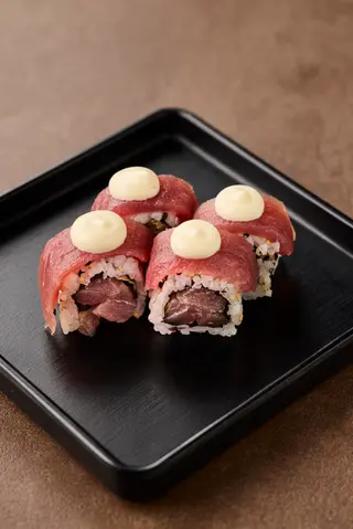 Tuna roll - tonno rosso, avocado, maionese fatta in casa - 8 pezzi