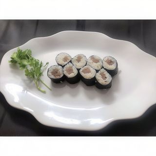 78. Maki de atún (8 pzs.)