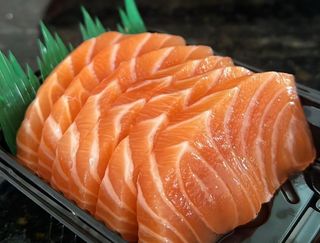 Sashimi Salmon (6 Uds.)