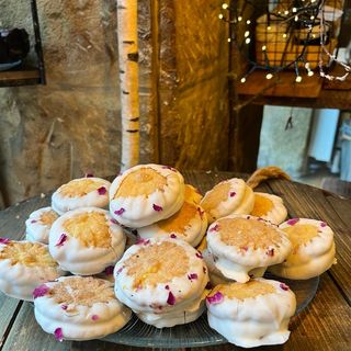 Pasta rellena mermelada frambuesa 