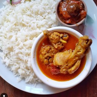 Riso bianco con pollo