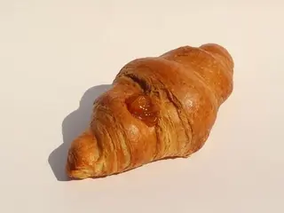 Круасан із абрикосом (80g)