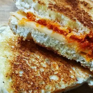 Bikini de sobrasada con queso