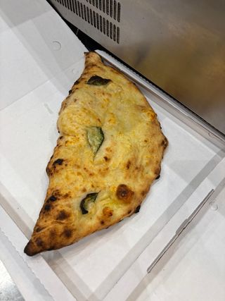 Calzone Don Raffae fritto in forno