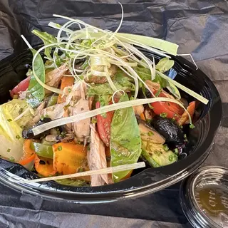 Salade Italienne au thon et aux Légumes Grilles