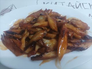 517. Пипала от калмари в пикантен сос (200гр)