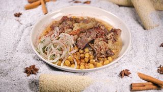 Нохат с мясом (1 пор.)