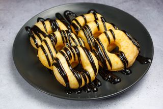 Krofnice sa čokoladnim prelivom