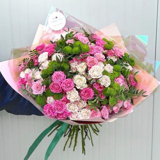 Buchet mini roze si verdeata