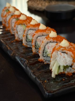 Uramaki California De Tobiko (8 Pzs.)