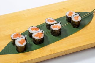 67 Hosomaki salmone