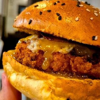 COMBO BENEDICTO CHICKEN CRISPY