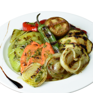 Зеленчуци на BBQ с домашно босилеково песто (230г)