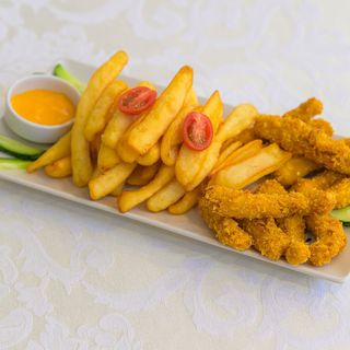 Crispy pui cu cartofi prăjiţi