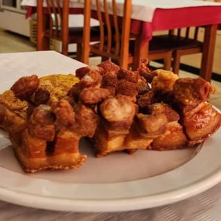 Chicharrón Con Patacón