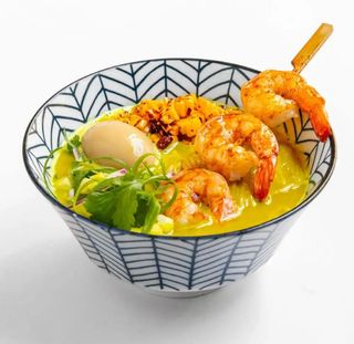 RAMEN CURRY Z KREWETKAMI