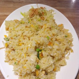 Ryż smażony z jajkiem i warzywami