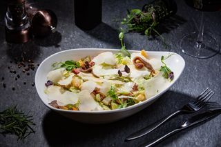 Salată Caesar cu piept de pui