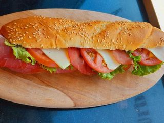 Sendvič sa goveđom pršutom 250g