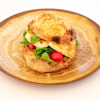 Panuozzo z halloumi